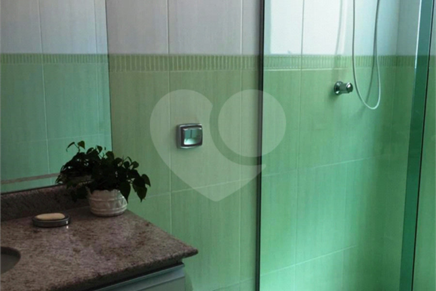 Casa à venda com 3 quartos, sendo 1 suíte, no condomínio Coelho III, São Paulo - SP