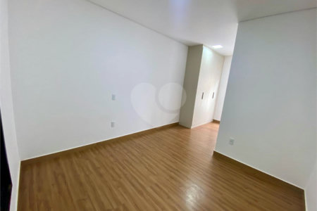 Sobrado á venda com 03 suítes, no Residencial Villeneuve em São Carlos-SP.