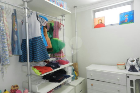 Sobrado à venda com 4 quartos, sendo 3 suítes, em Brooklin, São Paulo, SP