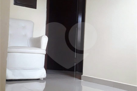 Casa à venda com 5 quartos, sendo 3 suítes,  em Vila Oliveira, Mogi das Cruzes, SP