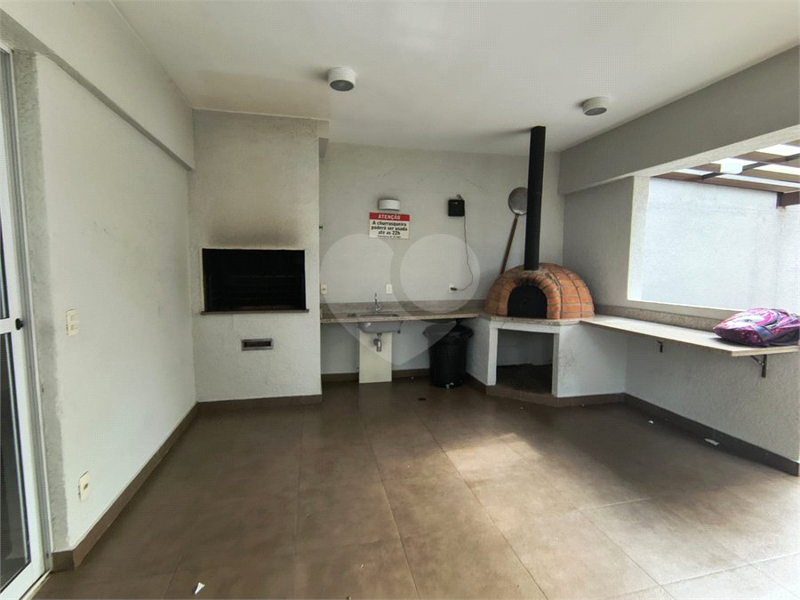Apartamento à venda com 2 quartos, sendo 1 suíte, em Jardim Carambeí, São Roque, SP