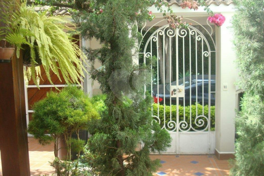 Casa à venda com 4 suítes em Jardim Franca, São Paulo, SP