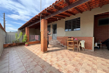 Casa à venda com 4 quartos, sendo 1 suíte, em Jardim São Judas Tadeu, Salto, SP