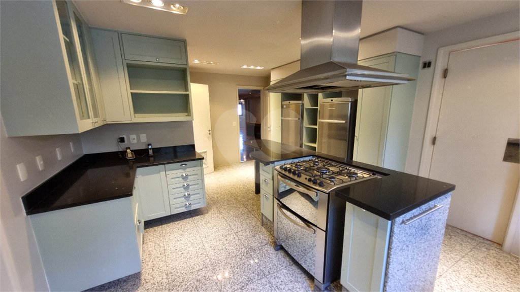 Apartamento para alugar com 6 quartos, sendo 4 suítes,  em Panamby, São Paulo, SP
