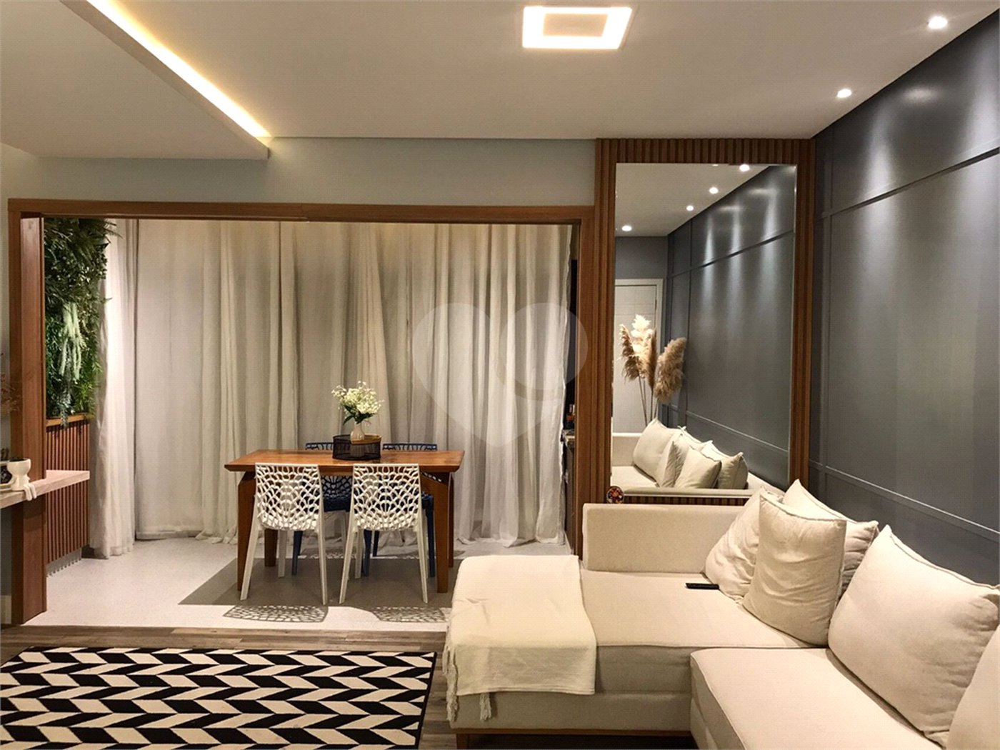 Apartamento à venda com 3 quartos, sendo 1 suíte, em Condomínio Royal Park, São José dos Campos, SP