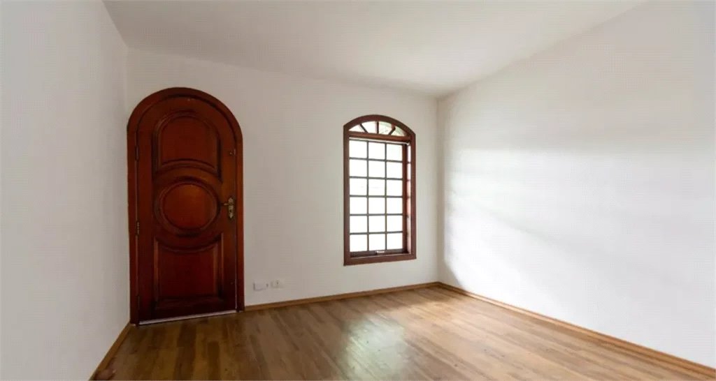 Casa à venda com 4 quartos, sendo 1 suíte,  em Vila Tiradentes, São Paulo, SP