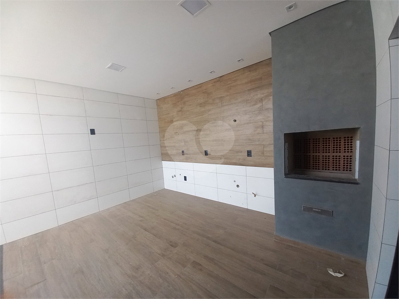 Casa à venda com 3 quartos, sendo 1 suíte, no condomínio Horto Florestal Villagio, Sorocaba - SP
