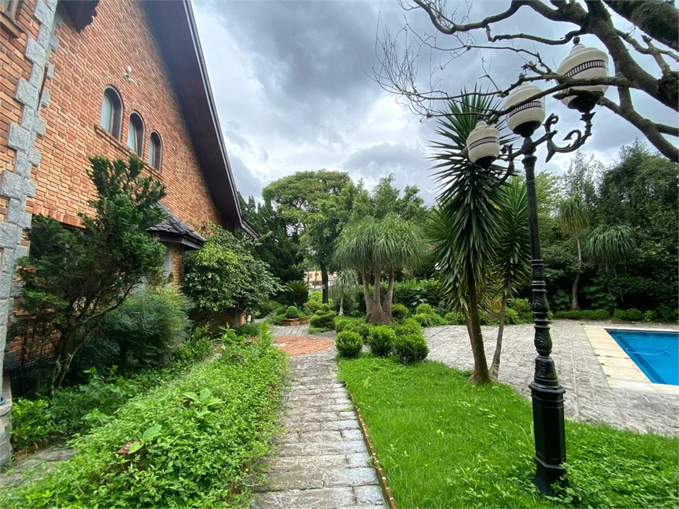 Casa à venda ou para alugar com 5 quartos, sendo 3 suítes, em Fazenda Morumbi, São Paulo, SP