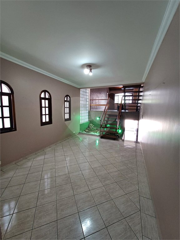 Sobrado à venda com 3 quartos, sendo 1 suíte,  em Jardim Pinheiros, São Paulo, SP