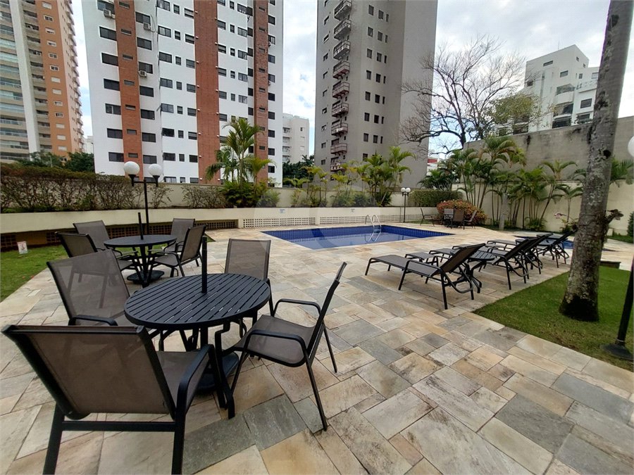 Apartamento à venda com 3 quartos, sendo 1 suíte, em Real Parque, São Paulo, SP