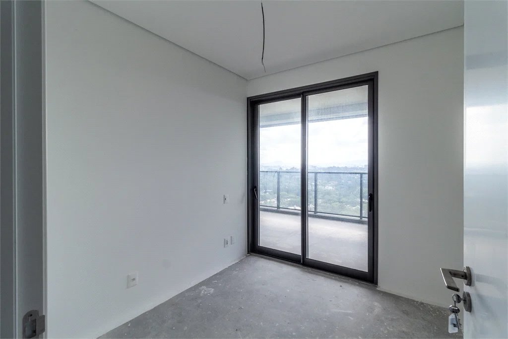 Apartamento à venda ou para alugar com 4 quartos, sendo 3 suítes,  em Jardim Morumbi, São Paulo, SP