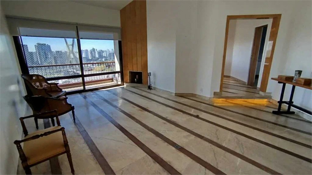 Duplex para alugar com 3 suítes em Real Parque, São Paulo, SP