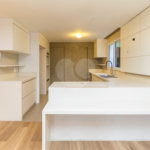 Casa à venda com 4 quartos, sendo 3 suítes, no condomínio Village Place, São Paulo - SP