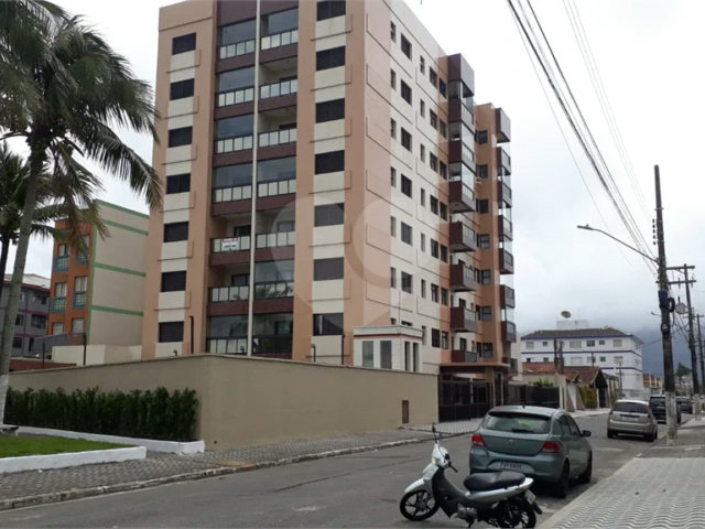 Apartamento à venda com 2 quartos, sendo 1 suíte,  em Caiçara, Praia Grande, SP
