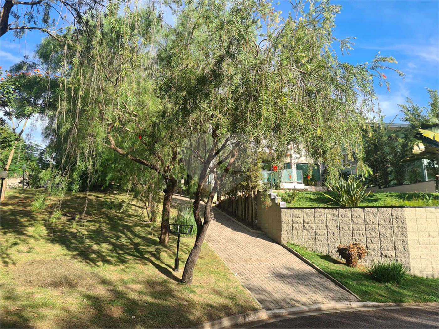 Casa à venda com 4 quartos, sendo 2 suítes, no condomínio Bosque de Grevilea, Vinhedo - SP