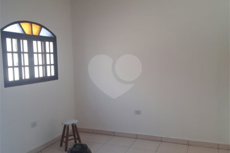 Sobrado à venda com 4 quartos, sendo 2 suítes, em Pedreira, São Paulo, SP