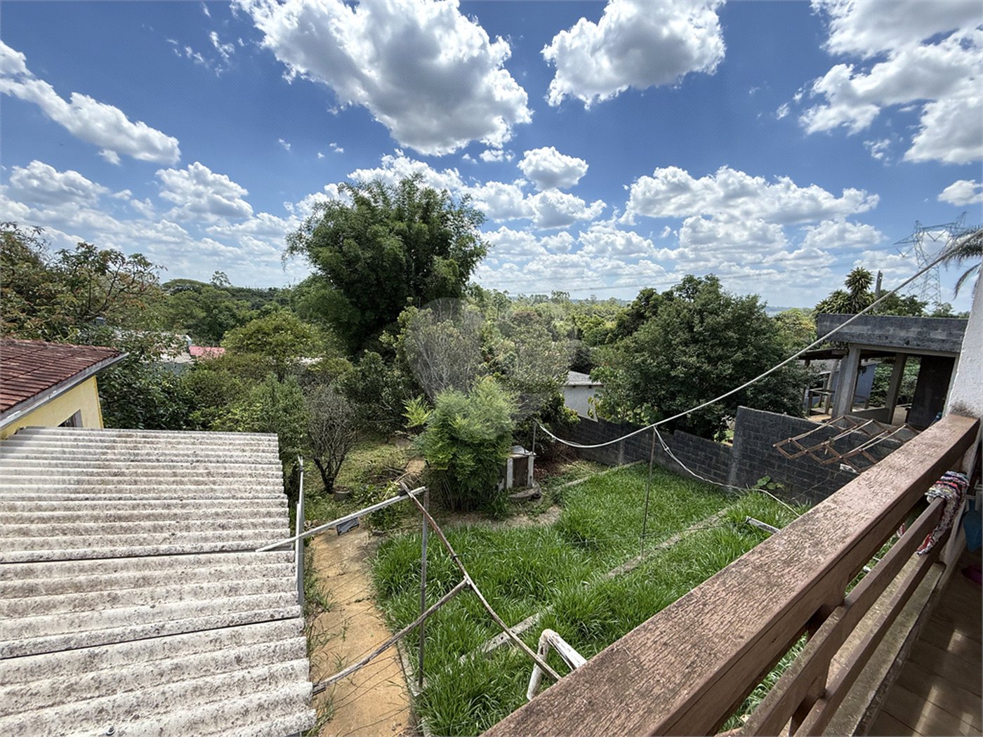 Chácara à venda com 3 quartos em Parque das Varinhas, Mogi das Cruzes, SP
