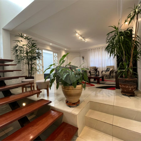 Casa à venda com 4 quartos, sendo 1 suíte, em Vila Maria Alta, São Paulo, SP
