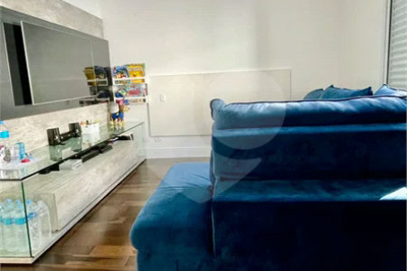 Belíssima casa à venda com 700 m² no Condomínio Tamboré, em Alphaville!!!