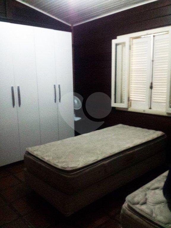 Casa à venda ou para alugar com 4 quartos, sendo 1 suíte, no condomínio Estrada Armando Barbosa ,6300, Mairiporã - SP