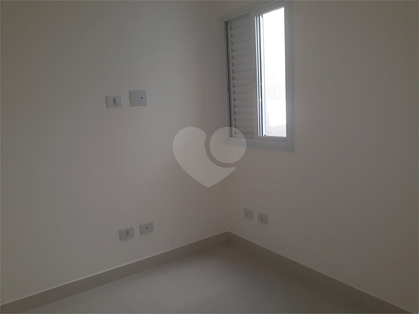 Casa à venda ou para alugar com 3 quartos, sendo 1 suíte, no condomínio martinha, São Paulo - SP