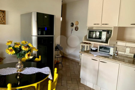 Sobrado à venda com 3 suítes em Vila Velosa, Araraquara, SP