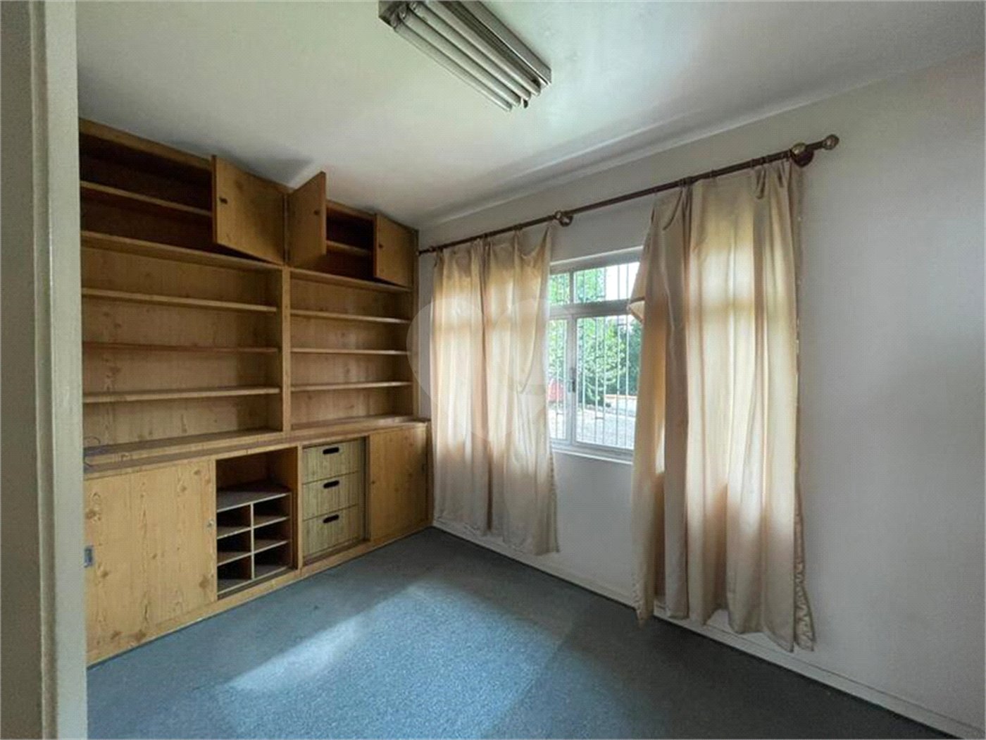 Sobrado à venda com 4 quartos, sendo 1 suíte, em Vila Congonhas, São Paulo, SP