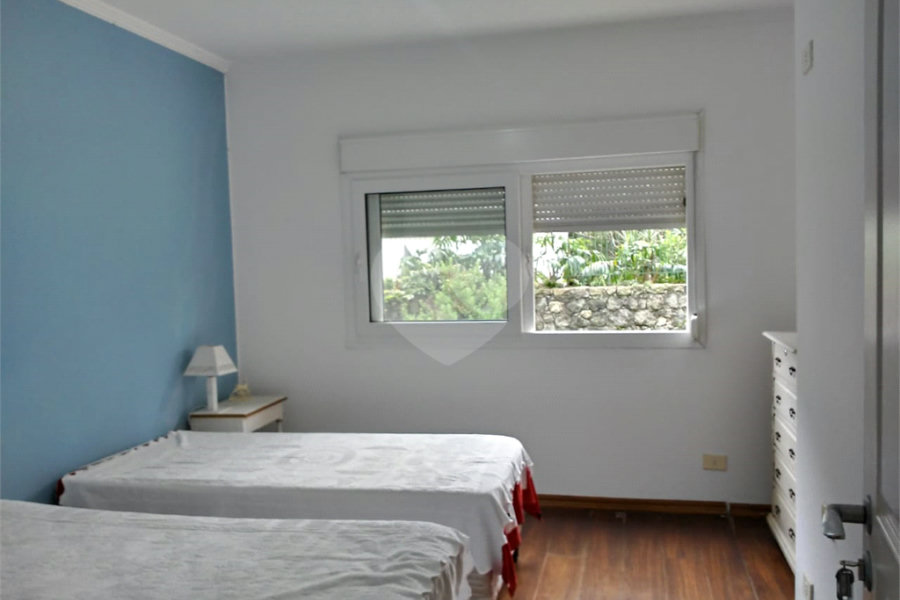 Sobrado à venda com 4 quartos, sendo 1 suíte, em Jardim Floresta, São Paulo, SP
