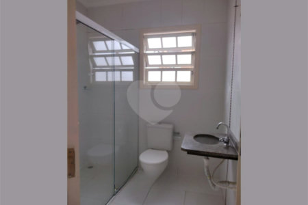 Sobrado à venda com 3 quartos, sendo 1 suíte,  no Centro, Mogi das Cruzes, SP