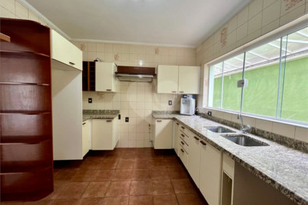 Casa Térrea à venda com 3 quartos, sendo 1 suíte,  em Cidade Universitária, Campinas, SP