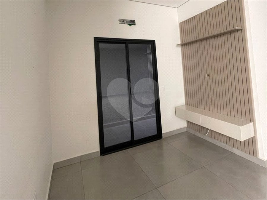 Casa à venda com 3 quartos, sendo 1 suíte, no condomínio Helena Maria, Sorocaba - SP