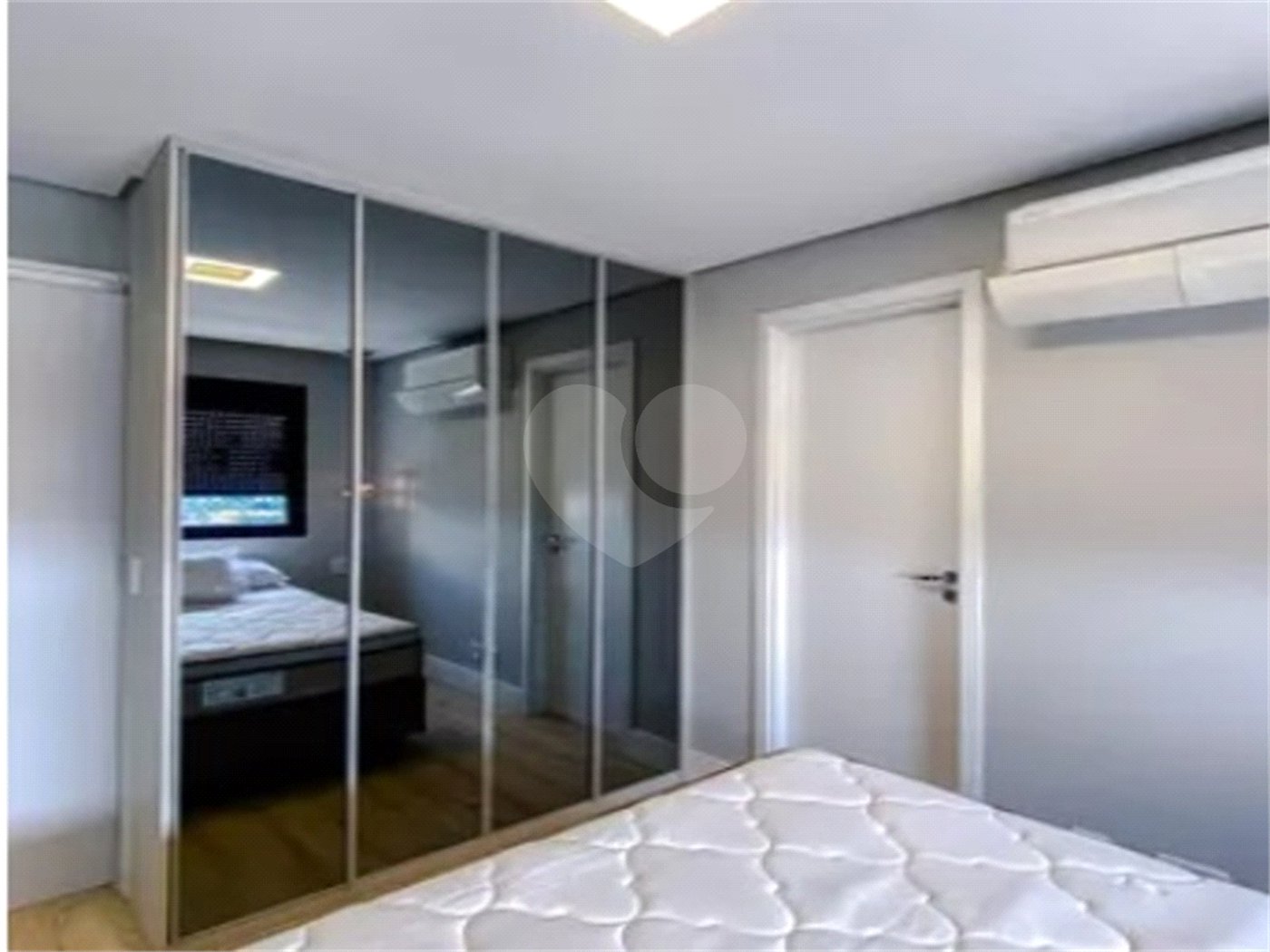 Apartamento à venda com 2 quartos, sendo 1 suíte,  em Brás, São Paulo, SP