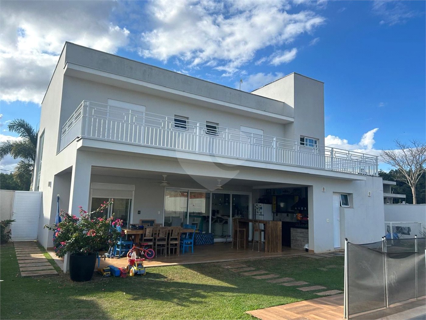 Casa à venda com 3 suítes no condomínio Terras de Lucas, Sorocaba - SP