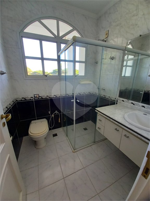 Casa à venda com 5 quartos, sendo 3 suítes, no condomínio Vinhas da Vista Alegre - Lado Sede, Vinhedo - SP