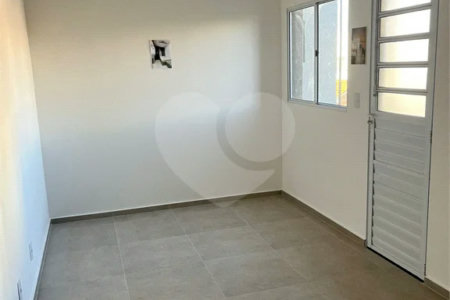 Sobre kitnet com 20 m² para alugar em São Paulo - SP