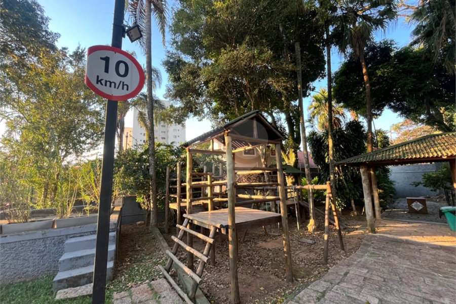 Casa à venda com 3 suítes no condomínio Domus, São Paulo - SP