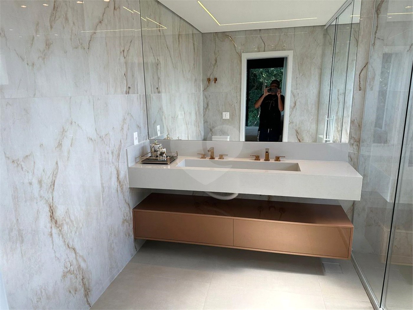 Casa à venda com 6 suítes no condomínio Golf CL, Bertioga - SP