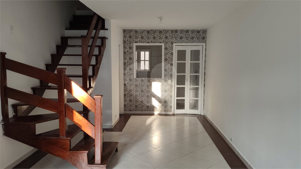 Casa à venda com 2 suítes no condomínio Village Palmas, São Paulo - SP