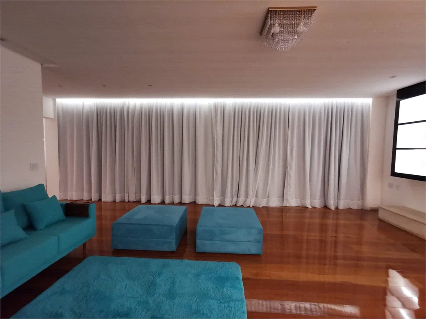 Casa à venda ou para alugar com 4 suítes em Parque dos Príncipes, São Paulo, SP