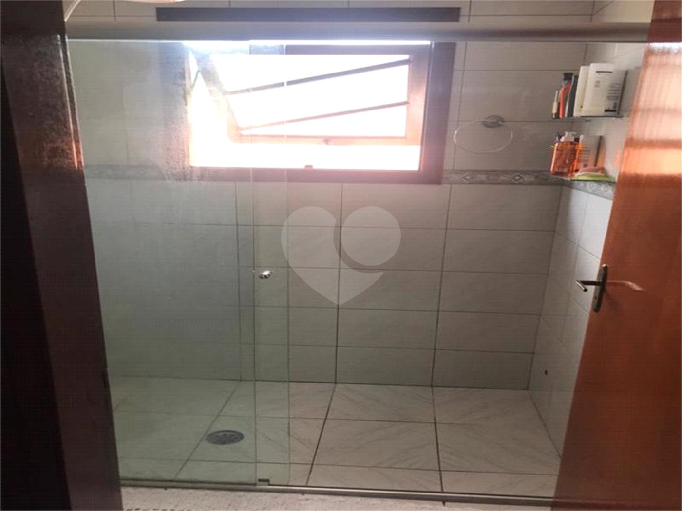 Casa à venda com 3 quartos, sendo 1 suíte, no condomínio Morada de Itapuã, São Paulo - SP