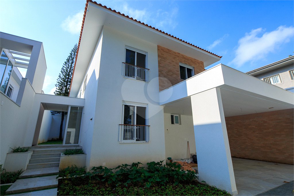 Casa à venda com 5 quartos, sendo 4 suítes, em Jardim Marajoara, São Paulo, SP