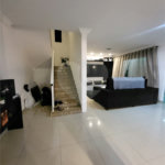 Casa à venda com 4 quartos, sendo 3 suítes, no condomínio Residencial Nelson Pinto, Rio de Janeiro - RJ