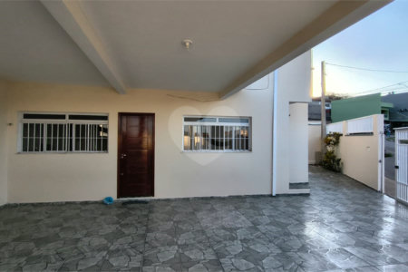 Casa à venda com 3 quartos em Santa Cândida, Vinhedo, SP