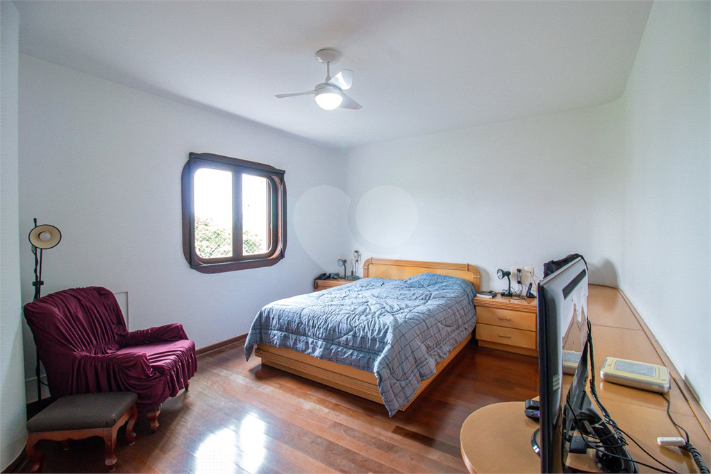Apartamento à venda com 4 quartos, sendo 3 suítes, em Chácara Santo Antônio, São Paulo, SP
