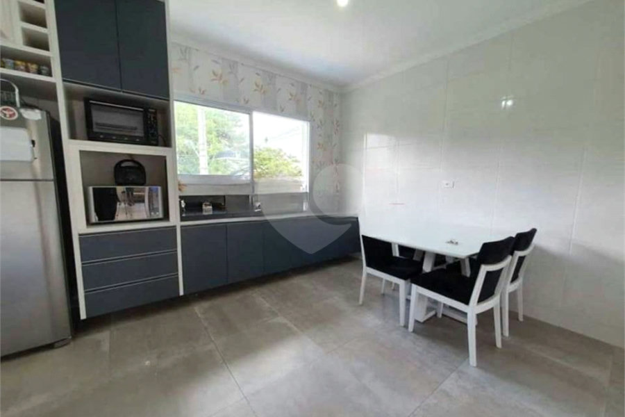 Sobrado à venda com 4 quartos, sendo 3 suítes, em Tremembé, São Paulo, SP