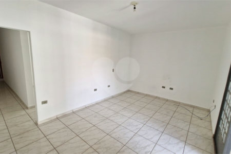 Sobrado à venda com 4 quartos, sendo 1 suíte, em Jardim Hubert, Indaiatuba, SP