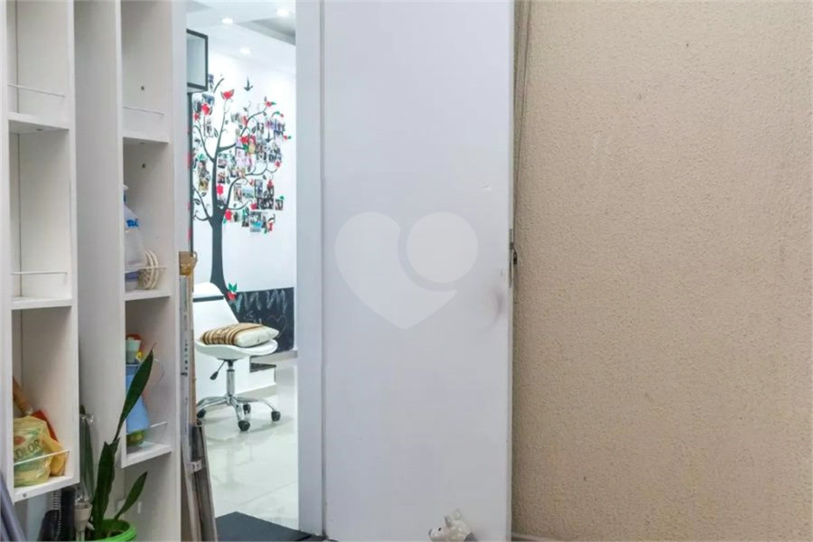 Casa à venda com 3 quartos, sendo 1 suíte, no condomínio Rafaela I, São Paulo - SP