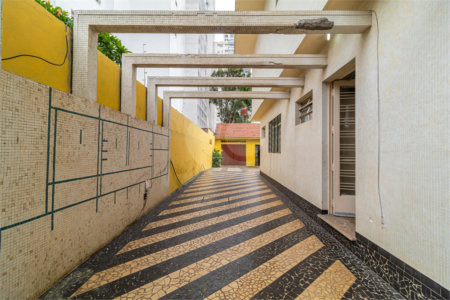 Sobrado à venda com 4 quartos, sendo 1 suíte, em Campo Belo, São Paulo, SP