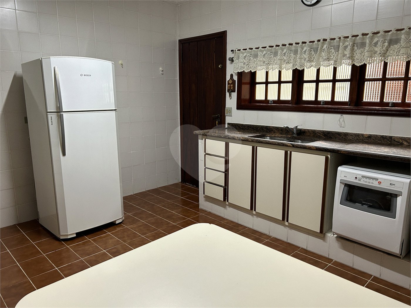 Sobrado à venda com 3 quartos, sendo 1 suíte,  em Jardim das Vertentes, São Paulo, SP