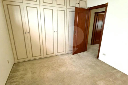 Sobrado à venda com 5 quartos, sendo 3 suítes,  em Jardim Leonor, São Paulo, SP